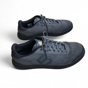 adidas gazelle silver green womens Adidas x Parley Unisex 4DFWD Core Black / Carbon / Grey Five Running Shoes